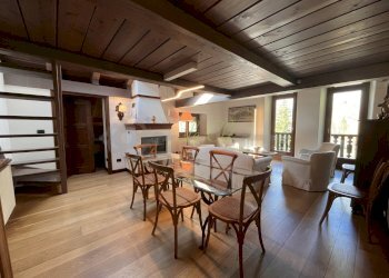 AFFITTO COURMAYEUR: zona giorno e sala pranzo - Appartamento Regione Belvedere 4, Courmayeur - foto 2