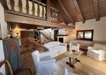 AFFITTO COURMAYEUR: zona giorno e sala pranzo - Appartamento Regione Belvedere 4, Courmayeur - foto 4