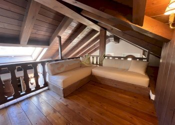 AFFITTO COURMAYEUR: soppalco salotto - Appartamento Regione Belvedere 4, Courmayeur - foto 23