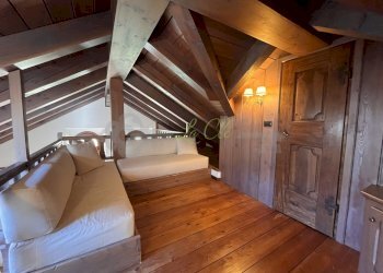 AFFITTO COURMAYEUR: soppalco salotto - Appartamento Regione Belvedere 4, Courmayeur - foto 24