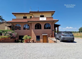01.jpg - Casa indipendente Via Trasimeno, Castiglione del Lago - foto 1