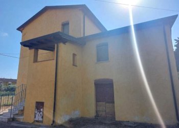 5d688a0f-2757-48e2-bc0a-97301cdd47bd.jpg - Townhouse Via Paradiso 3, Castelnuovo Magra - photo 4