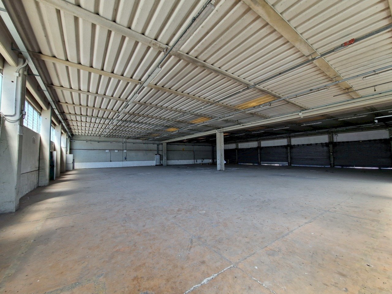 20240527_104449.jpg - Locale Commerciale Via Angelo Orzali, Lucca - foto 1