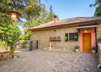 Gemini_Generated_Image_vr9qsivr9qsivr9q.png - Townhouse Via G. Donegani 93, Novafeltria - photo 1