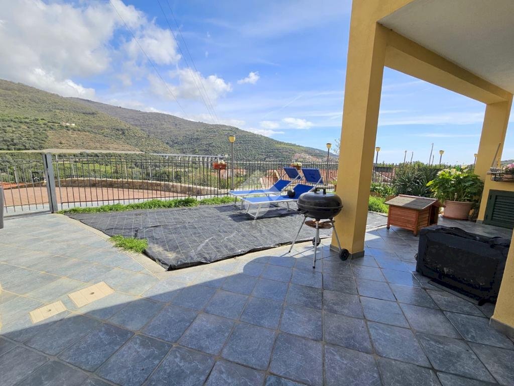 Three-room apartment Strada per I piani, Castellaro - photo 1