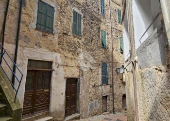 Four-room apartment Via roma, Ceriana - photo 1