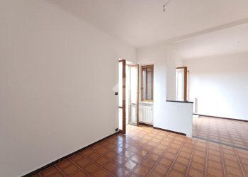Three-room apartment Via Gen. Francesco Strata, Savignone - photo 1