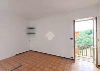 Three-room apartment Via Gen. Francesco Strata, Savignone - photo 4