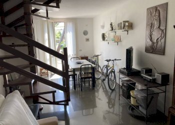 Salone - Villa a Schiera viale degli Oleandri, Ravenna (zona Porto Corsini) - foto 2