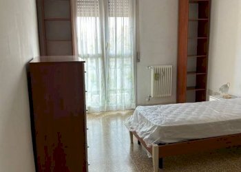 Camera da letto - Appartamento via Tommaso Salvini, 2, Bologna (zona San Donato) - foto 5