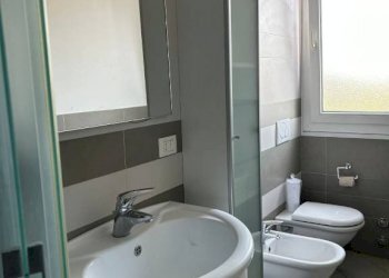 bagno - Appartamento via Tommaso Salvini, 2, Bologna (zona San Donato) - foto 13