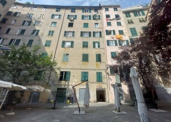 Vista - Negozio piazza Lavagna, Genova (zona Centro Storico) - foto 9