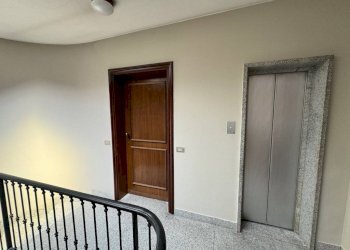 ingresso - Appartamento via Amedeo Avogadro di Quaregna, 26, Biella - foto 11