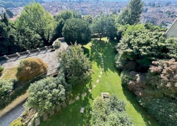 giardino - Appartamento via Amedeo Avogadro di Quaregna, 26, Biella - foto 17