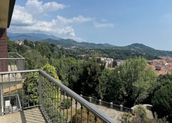 balcone - Appartamento via Amedeo Avogadro di Quaregna, 26, Biella - foto 20