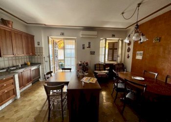 cucina - Appartamento via Amedeo Avogadro di Quaregna, 26, Biella - foto 26