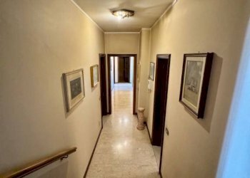 corridoio - Appartamento via Amedeo Avogadro di Quaregna, 26, Biella - foto 28