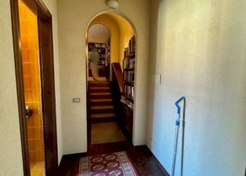 corridoio - Appartamento via Amedeo Avogadro di Quaregna, 26, Biella - foto 47