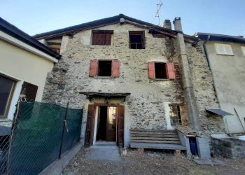 Facciata - Villa a Schiera via Carolo, 15, Ponte in Valtellina - foto 1