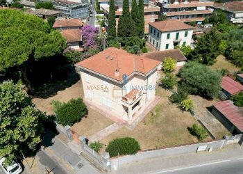 PHOTO-2024-08-06-16-34-49.jpg - Villa Viale Stazione 54, Massa - foto 3