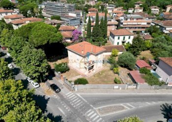 PHOTO-2024-08-06-16-34-49 5.jpg - Villa Viale Stazione 54, Massa - foto 5