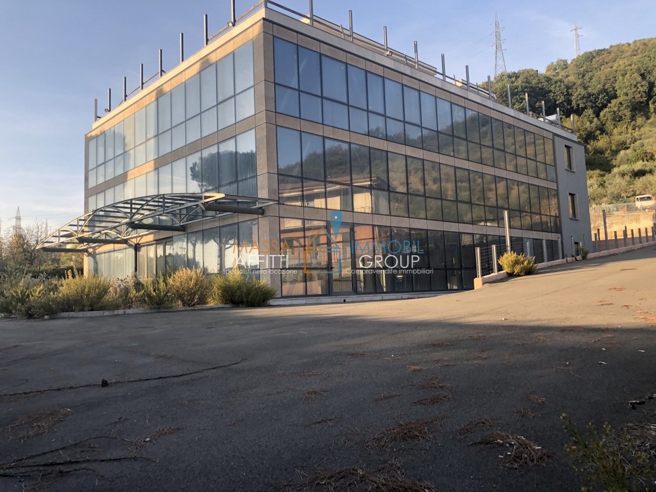 ZKE%726bT3u8uCFMb8xqfQ.jpg - Locale Commerciale Via degli Oliveti 20, Carrara - foto 1