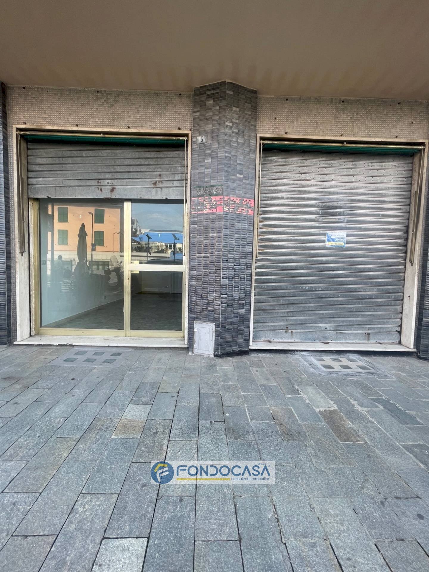 Commercial Activity via aurelia, Vado Ligure - photo 1