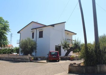 Facciata - Villa contrada Corvisiero, Rocca Imperiale - foto 6