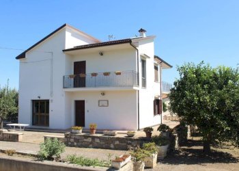 Facciata - Villa contrada Corvisiero, Rocca Imperiale - foto 2