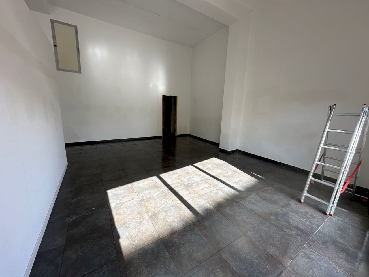 IMG-20250227-WA0008.jpg - Warehouse Via Sanremo 1703, Scicli - photo 3