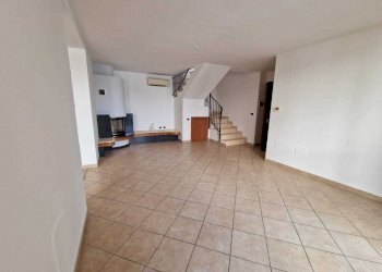 fcfdjhjhd.jpg - Villa a Schiera Meldola - foto 2