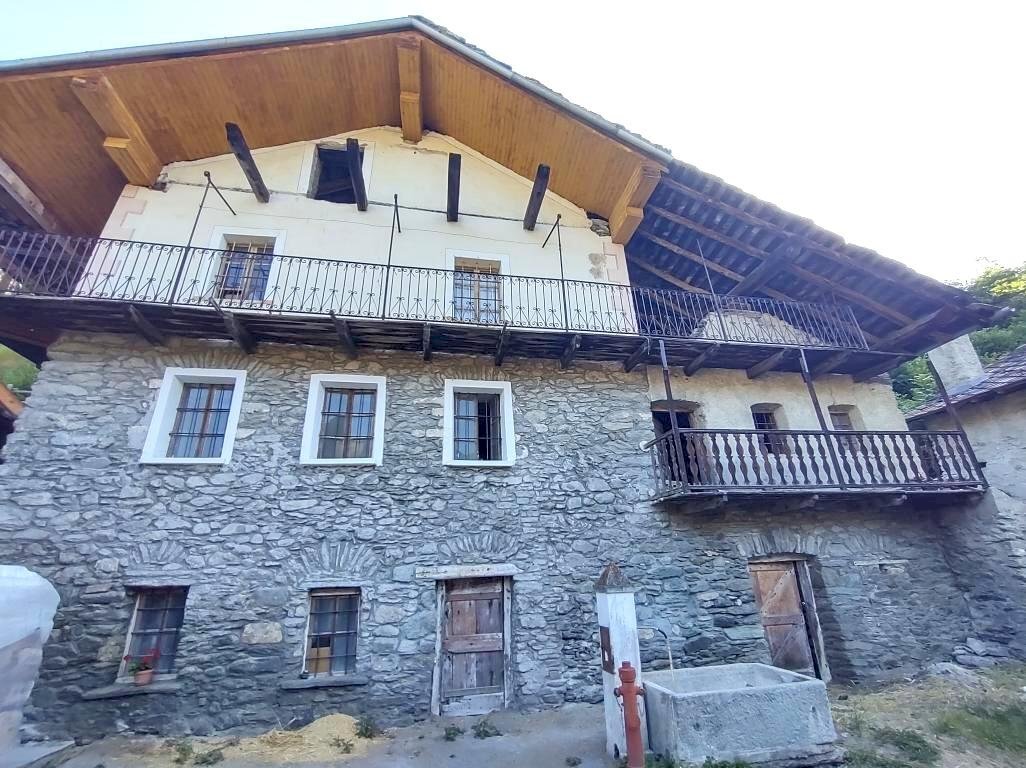 Stable - Palace vallettaz, Allein, Italia, Allein - photo 1