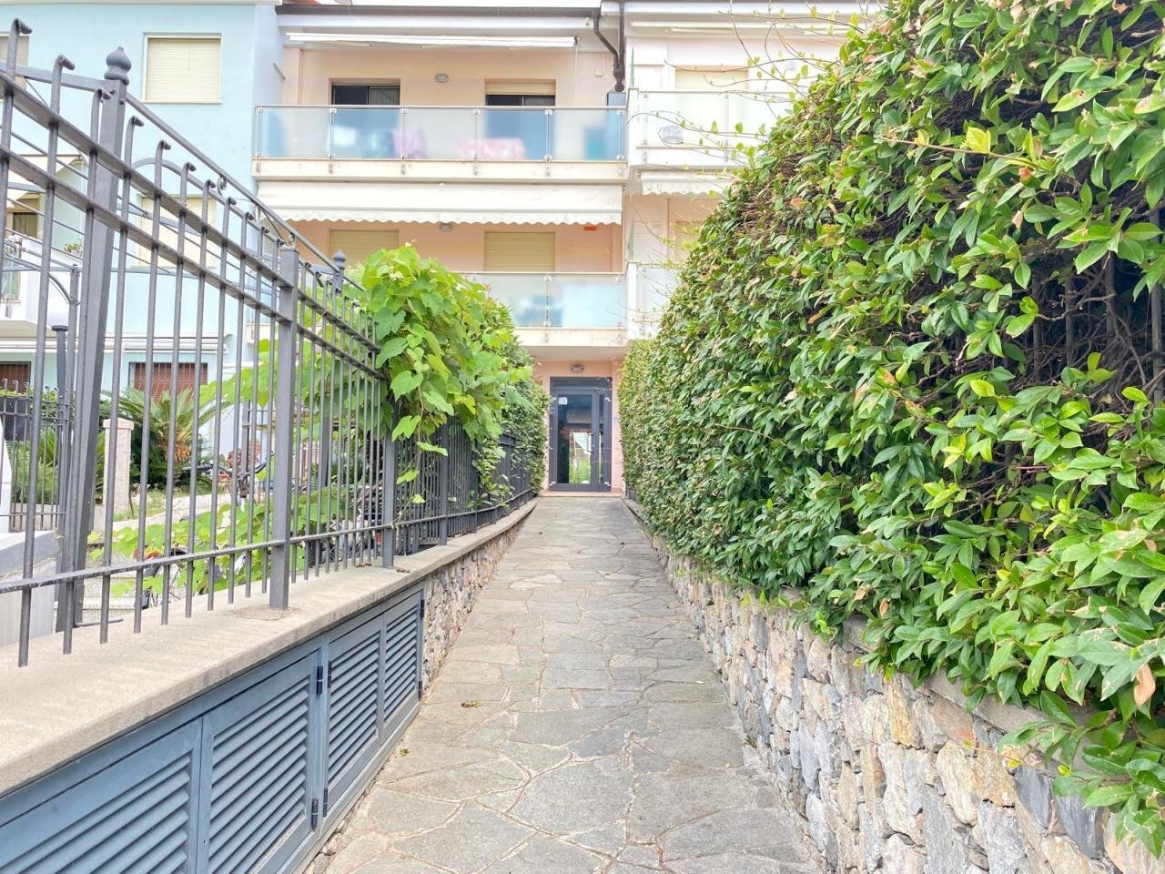 ingresso stabile - Three-room apartment Via Cianastri 11, Borghetto Santo Spirito - photo 3