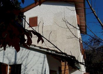 Vendesi tipico rustico di montagna lucca (12).jpg - Casale Bagni di Lucca - foto 1