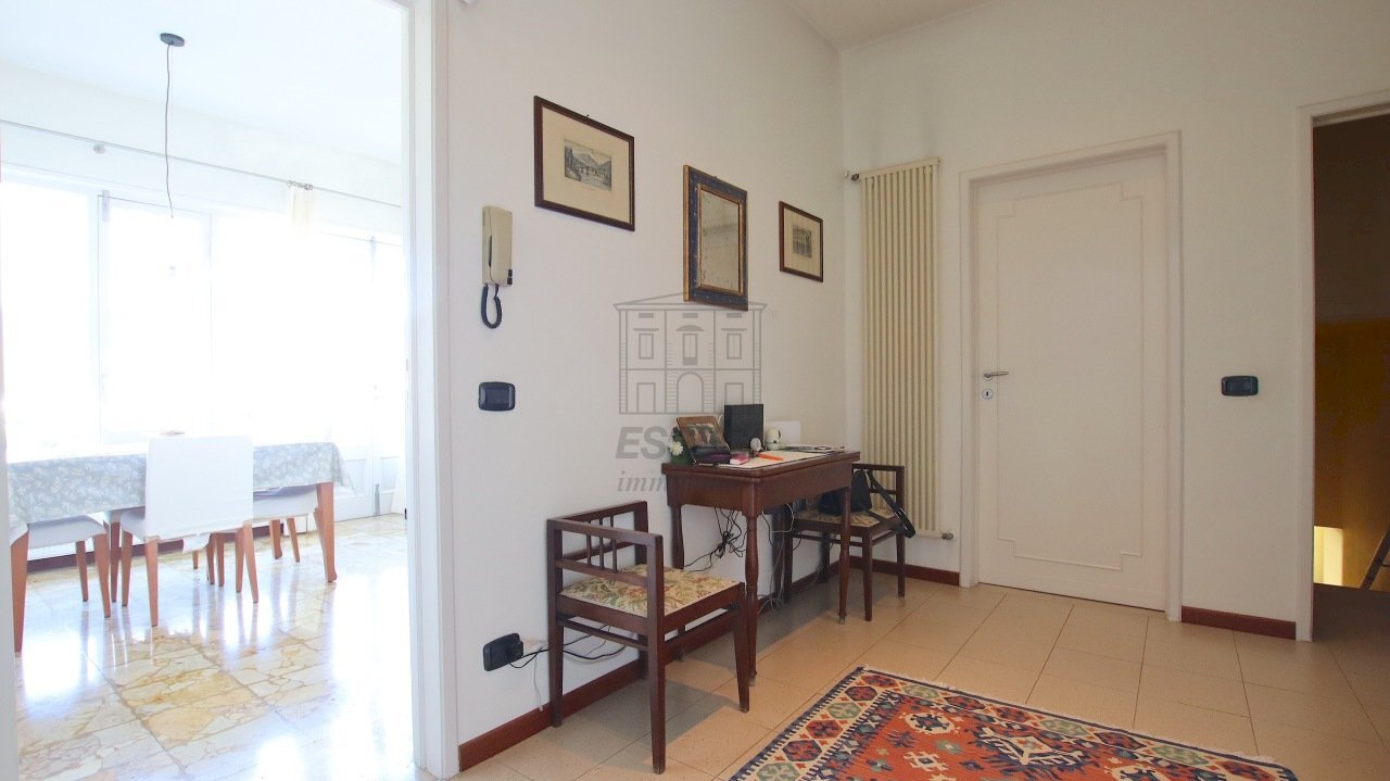 vendesi villa indipendente con giardino lucca IMG_ - Villa Via Sarzanese 4289, Lucca - photo 3