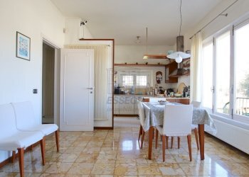 vendesi villa indipendente con giardino lucca IMG_ - Villa Via Sarzanese 4289, Lucca - foto 5