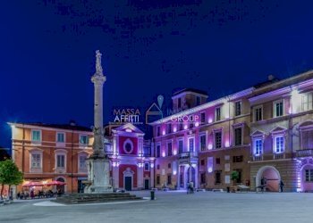 massa-piazza-mercurio.jpg - Locale Commerciale Via Benedetto Croce 18, Massa - foto 3