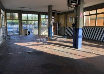 IMG_6189.JPG - Locale Commerciale Via Benedetto Croce 18, Massa - foto 1