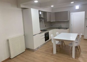 Appartamento Modena (zona Centro Storico) - foto 2