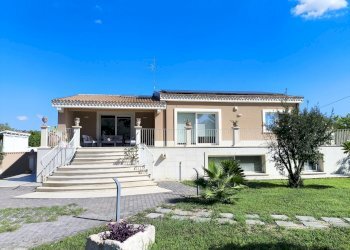 IMG_20240911_100638.jpg - Villa Siracusa - foto 1