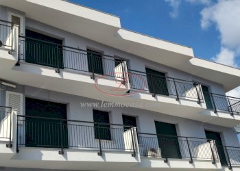 ELEGANTE TRILOCALE NUOVO-ULTIMO PIANO - Three-room apartment Via Diano Calderina 3, Diano Marina - photo 1
