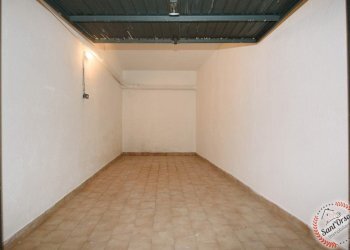 Box CORSO SAINT MARTIN DE CORLEANS, Aosta - foto 2