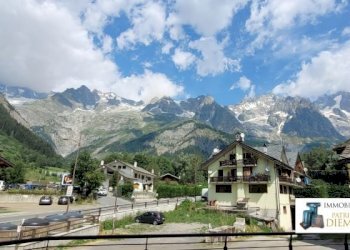 Three-room apartment strada Larzey-Entrèves, Courmayeur - photo 12