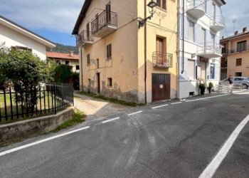 FACCIATA - Casa indipendente piazza Cesare Battisti, 5, Chiusa di Pesio - foto 6