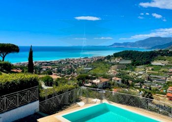 WhatsApp Image 2024-08-10 at 10.02.46 (2).jpeg - Villa Via Iride 155, Bordighera - foto 1