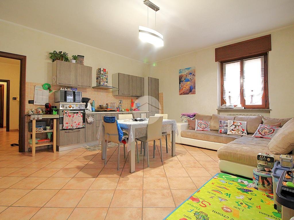 Three-room apartment Via Mazzini, Brandizzo - photo 1