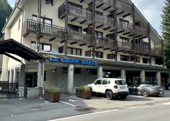 Facciata - Ristorante viale della Vittoria, Bardonecchia - foto 1
