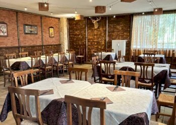 Interno non residenziale - Ristorante viale della Vittoria, Bardonecchia - foto 16