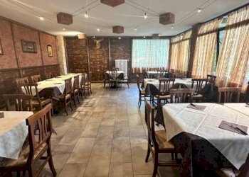 Interno non residenziale - Ristorante viale della Vittoria, Bardonecchia - foto 17