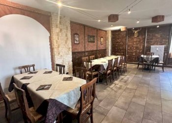 Interno non residenziale - Ristorante viale della Vittoria, Bardonecchia - foto 19